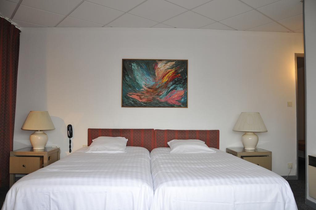 Hotel Le Cleves Charleville-Mézières Kültér fotó